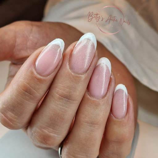 Betty's Arctic Nails & Beauty