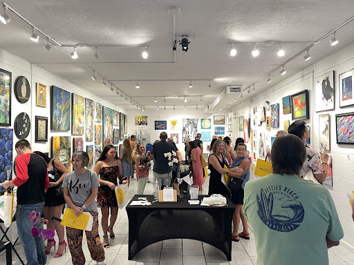 Grounded Gallery - Visual