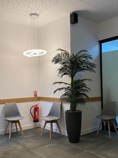 Dentiste Orléans - Centre dentaire Crystal Clinic - Thumbnail