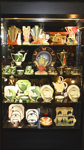 Deco Diva Antiques Logo