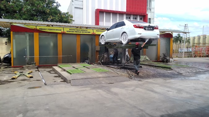 M3 Car Wash, Author: Jeffri Kj