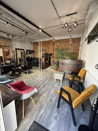 CUTS&COLORS Fryzjer Centrum