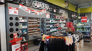 Photo n°10 de Feu Vert à Saint-Léonard (Magasin d'articles pour remorques)