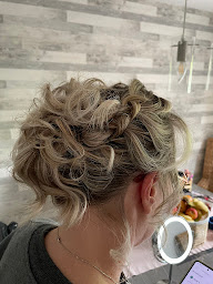 Photo n°12 de Les ciseaux de Mey à Mey (Salon de coiffure)