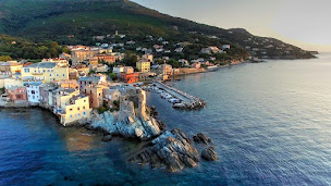 Photo n°23 de Centre de Plongée Calypso Marine Erbalunga Cap Corse à Brando (Magasin d'équipements et accessoires pour la police)