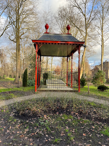 Overtuin Bisdom van Vliet (Haastrechtse Bos) - Thumbnail