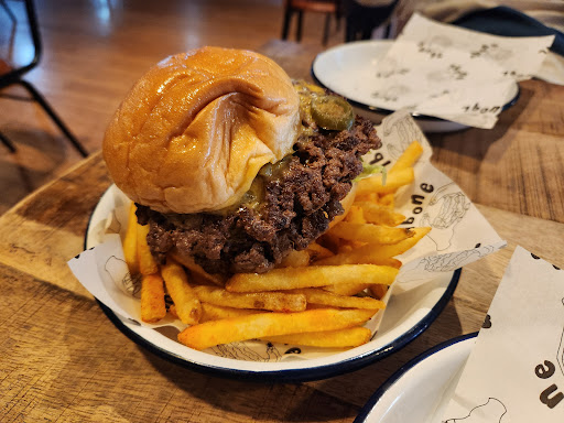7Bone Burger Co. Northampton - Thumbnail