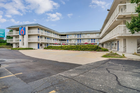 Motel 6 Rolling Meadows, IL - Chicago Northwest 1800 Winnetka Cir, Rolling Meadows, IL 60008