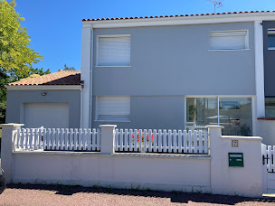 Photo n°19 de SUIRE RAVALEMENT PEINTURE Fondée en 1989 à Thors (Peintre en bâtiment)