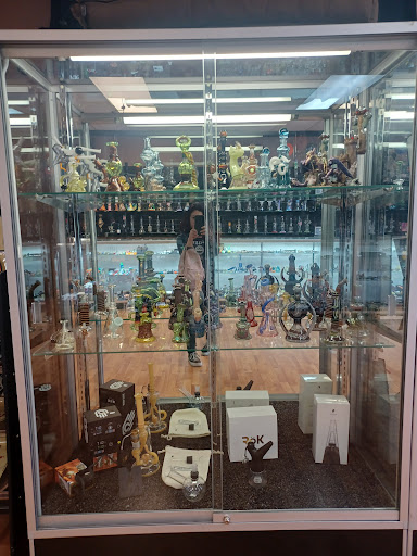 Pipers smoke shop Douglassville - Thumbnail