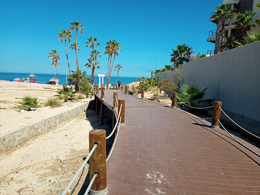 Public Parking Playa El Chileno