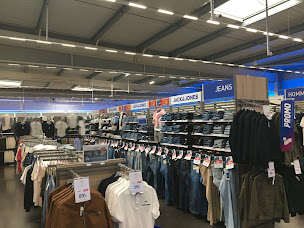 Photo n°30 de Intersport Cholet à Cholet (Magasin de vêtements pour jeunes)