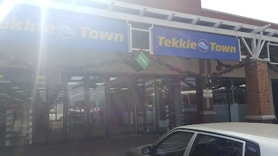 photo of Tekkie Town