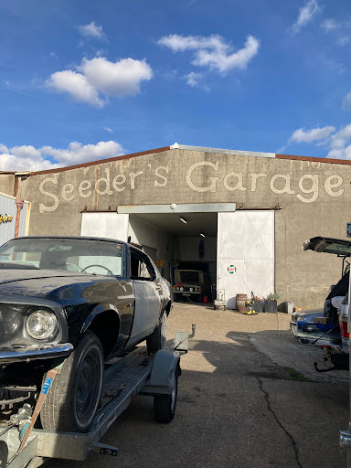 Seeder's Garage Gallery - France