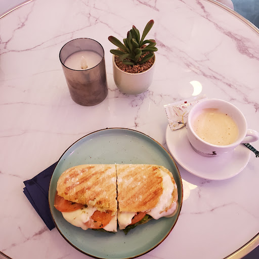 First Class Lounge - Visual