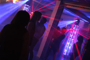 Photo n°5 de BlackOut! Événements à Aulnoye-Aymeries (Magasin de location de chaînes hi-fi)