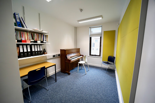 Dolphin Studios - Visual