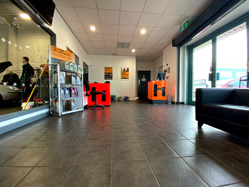 Halfords Autocentre Crawley - Thumbnail