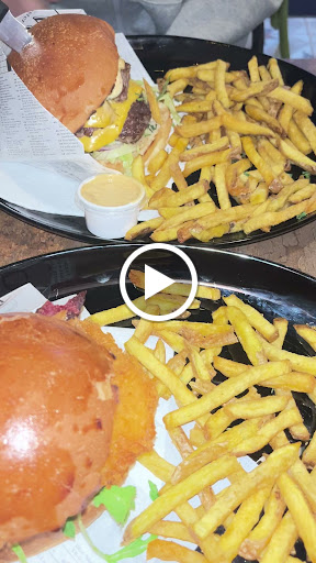 Photo 1 - Le Gourmet Burger