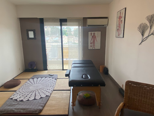 SHIATSU asiaTHERAPY