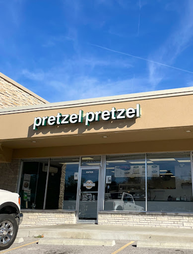 Pretzel Pretzel - Visual
