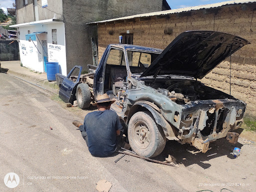 mecánico automotriz "Santiago"