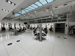 Photo n°6 de Ecole DESSANGE à Paris (Salon de coiffure)