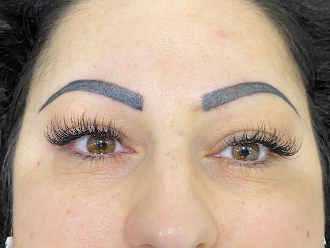 Lilly Brow Bar - Beauty salon