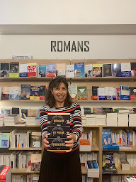 Photo n°2 de Un livre sur l'étagère à Châteaubourg (Librairie de livres d'occasion)