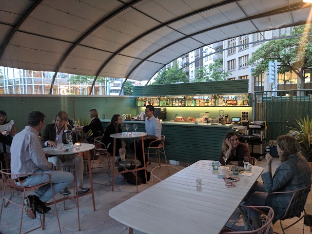 Pool Bar