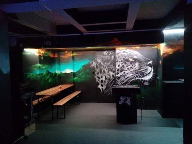 Vacuum Art Bar