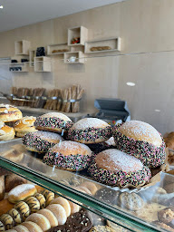 Photo n°46 de Boulangerie Snacking Patisserie Baltazar à Saint-Maximin-la-Sainte-Baume (Boutique de boissons sans alcool)