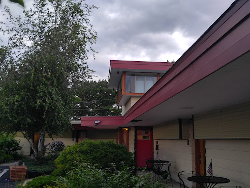 The Usonian Inn LLC by null
