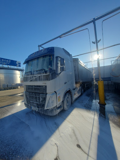 Rentat de camions_Truck Wash - Thumbnail
