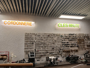 Photo n°3 de CordonnerieJUNIOR à Domérat (Cordonnier)