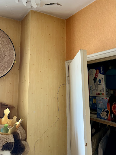 Un conduit de cheminée ne peut pas être habillé comme...