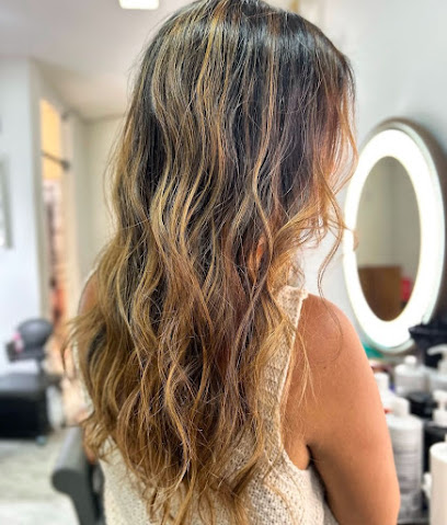 Mari Mondaini Beauty Studio