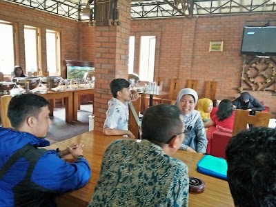 Photos of Saung Abah