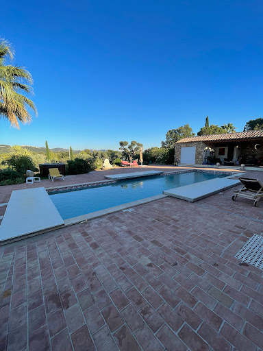 Photo de Bmrt Piscine 83