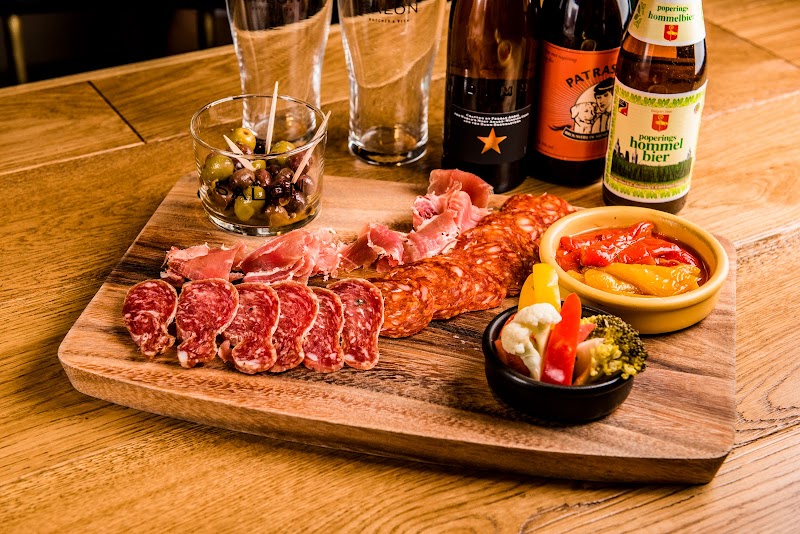 SALON BUTCHER & BEER (サロン ブッチャー アンド ビア) NEWoMan新宿