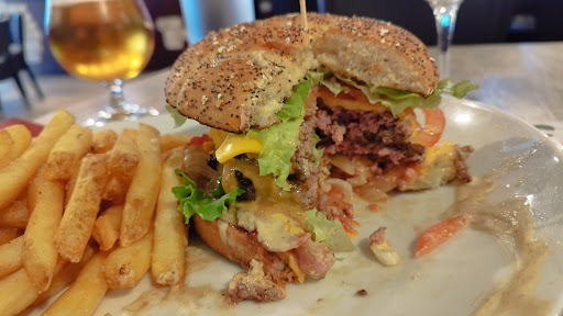 Au Petit Four Pizzeria - Thumbnail