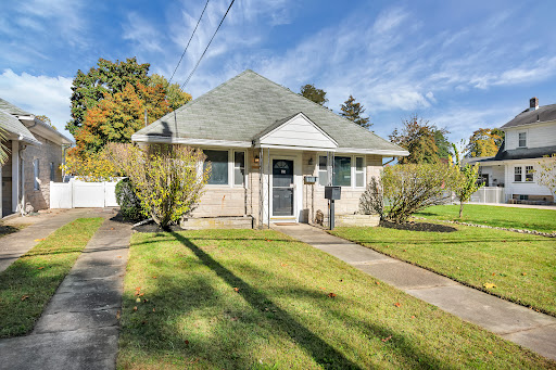 Michelle McMaster, Realtor - Sail Lake Realty