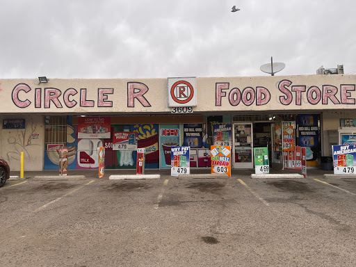 Circle R Food Store Logo