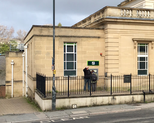 Lloyds - Visual