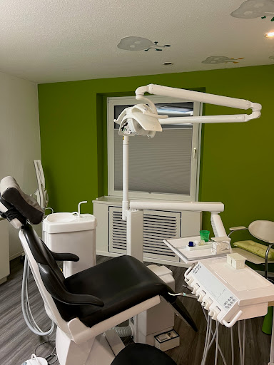Dentist Martina Leipertz