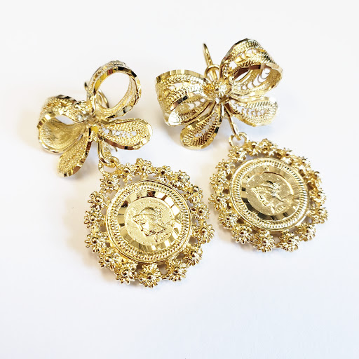 Raining Items - Visual