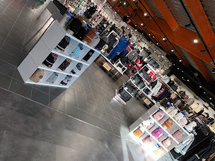 Photo n°11 de We Are Select / WAS BESANCON à Besançon (Magasin de vêtements pour jeunes)