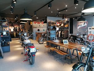 Photo n°2 de Atelier Orange Mécanique by Esprit Moto Quad / Royal Enfield Mâcon à Crêches-sur-Saône (Magasin de motos)