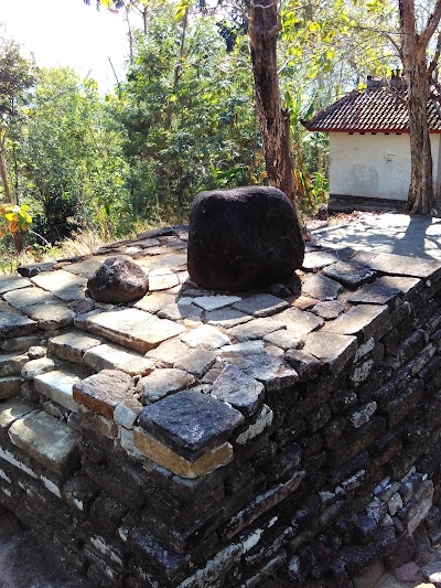 Photos of Makam Keramat Giriloyo