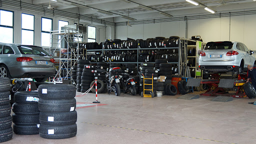 Vignoli Rubber Tire - Workshop - Center Revisions - Thumbnail